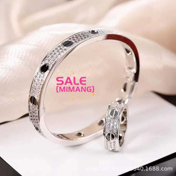 Designer CarTres Bangle Car Home Yaman Sky Star Star Black Nail Bracelet Carte avec trois rangées de diamant Full Fashion Print CNC V5MG