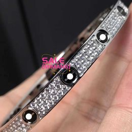 Designer Cartres Bangle Hoge Versie Zwarte nagel Starry Bracelet met modieus en gepersonaliseerd ontwerp voor dameslicht luxe niche -gevoel CZ85