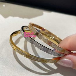 Designer Cartres Bangle V Gold High Edition Kajia Bracelet Sky Star All Sky pour les femmes plaquées 18K Rose Advanced Luxury Precision Craft Micro Diamond Ei7d