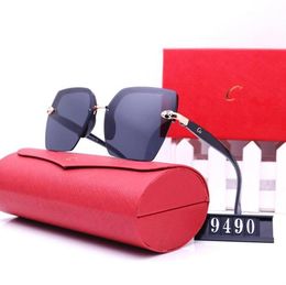 Designer Carttier lundi Netflix ennuyé Capture Sunglasses Classic Eyeglasses Goggle Outdoor Beach Sun Sunshes for Man Woman Facultatif Signature triangulaire en option