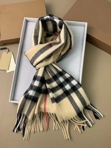 Bufanda de cachemira de diseñador Bufanda larga de invierno para hombres y mujeres Moda clásica Abrigos largos de invierno Hijab con borla Bufanda foulard Bufanda suave que nunca pasa de moda cuadros grandes