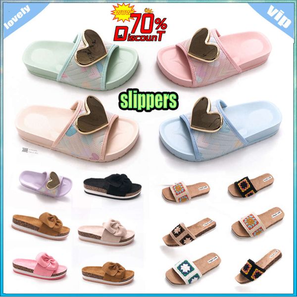 Designer Casual Anti-Collision Bandband Tlides Slippers Men Woman Wear porte Résistant Anti-cuir Sandales Doux Plat Summer Plack Slipper Taille 36-40