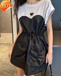 Designer Robes décontractées robe de femme en denim Fashion Matching Girl Girl Slim Summer Beach Street Jupe Black Blanc