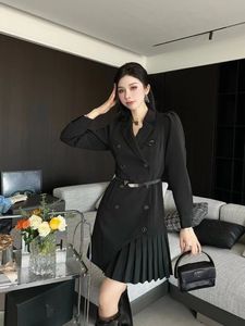 Diseñador Vestidos casuales Con cuello en v Manga larga Impreso Cintura alta Vestido ajustado Calle Moda Personalidad Mujeres Vestidos Vestido de oficina
