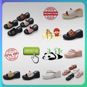 Designer Casual Plateforme High Rise Semelle épaisse PVC Pantoufles Homme Femme Poids léger Résistant à l'usure Cuir Caoutchouc Soft Plat Summer Beach Slipper