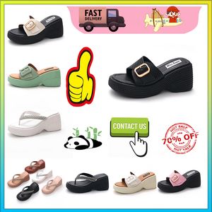 Diseñador Plataforma casual Gran altura Suela gruesa Zapatillas de PVC Hombre Mujer Peso ligero Resistente al desgaste Cuero Suelas suaves Sandalias Plana Verano Playa Zapatilla