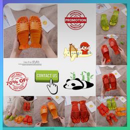 Diseñador Casual Plataforma langosta zapatillas deslizadores de verano hombres mujeres diapositivas sandalias rojo verde cojín de memoria zapatillas para padres e hijos diapositivas en la nube tamaño 24-45
