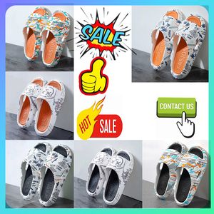 Gratis verzending Designer Casual Platform Slides Klompen Slippers Mannen Vrouw slijtvast antislip Grijs Rubber zachte zolen Platte Zomer Strand Slipper