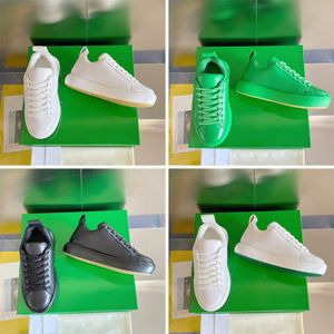 Diseñador Zapato informal Almohada Zapatillas de deporte de gran tamaño de cuero acolchado Zapatillas con cordones Zapatos Piel de becerro Lujo Hombres Mujeres Suela de goma Verde Tamaño 35-45