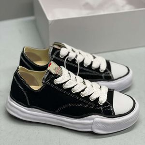 Chaussures décontractées designer Maison Mihara Yasuhiro Sneakers à basse coupe à lacets de massage à lacets Sneakers EU36-45 avec boîte 556