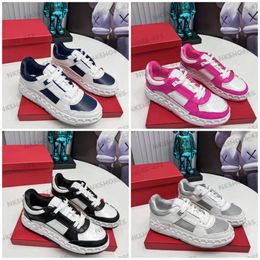 Designer Casual Chores Hommes chauds vendeurs de chaussures décontractées Femmes Triple Pink Grey Mist University Studs Logs de conception de goujons Locs de conception de luxe Chaussures de plateforme de marque de luxe