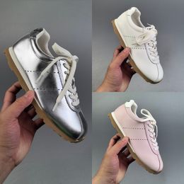 Designer Casual Chores Femme Trainers intérieurs Nouveau modèle Sneakers originaux 36-40