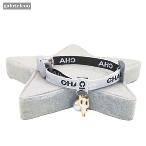 Collar de gato de diseñador Collar lindo con Bell Black and White Classic Logotipo Cat Buff Buff Pet Collar