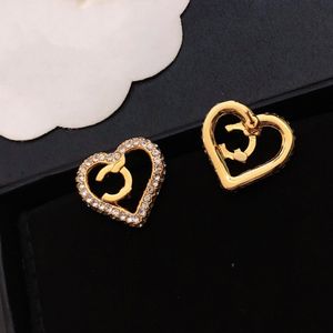 Designer CCity Stud voor vrouwen Luxe Letter Earring Gifts Retro Hoop Sieraden Heart Charm qc