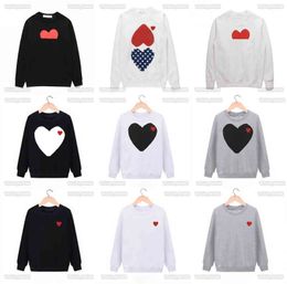 Créateur cdgs sweat à sweat classique de la mode Little Red Peach Heart Imprimé Mens and Womens Sweater Round Neck T-shirt