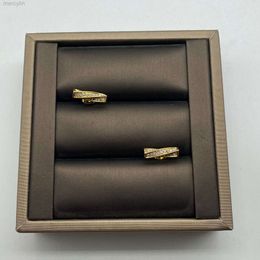 Ontwerper Celieene sieraden Celins Celi / Saijia Nieuwe One Line Twist Boor Simple Fashion Earrings Brass Material 925 Silver Naald