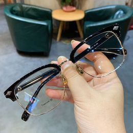 Designer Ch Cross Brillengestell Chromes Markensonnenbrille Halb Retro für Männer Frauen Ultraleichtes Titan Myopie Flaches Herz Luxus Hochwertige Brillengestelle Jlim