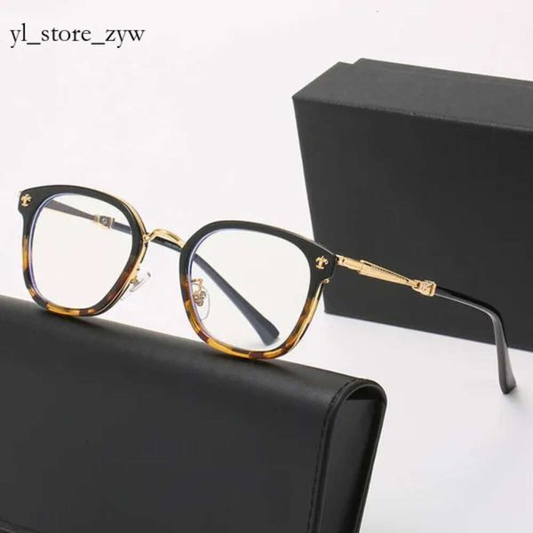 Designer Ch Cross Lunettes Cadre Chromes Marque Lunettes de soleil Nouveau pour hommes Femmes Tiktok Matched Heart Luxe Haute Qualité Cadres de lunettes Chromees Hearts gratuits 5730