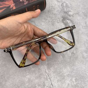 Diseñador Ch Cross Gafas Marco Cromos Gafas de sol para hombres Antiguo Hombre Cara grande Súper transparente Protección para los ojos Vidrio plano Corazón femenino Anteojos de alta calidad 4kzb