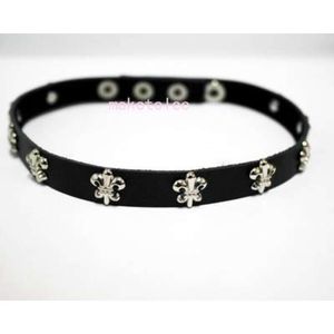 Diseñador Ch Cross Cromos de lujo Collar colgante Collar de cuero negro para mujer Personalizado Retro Moda Hombre Clavícula Ganchillo Corazón Collar Amante Regalo Igi4