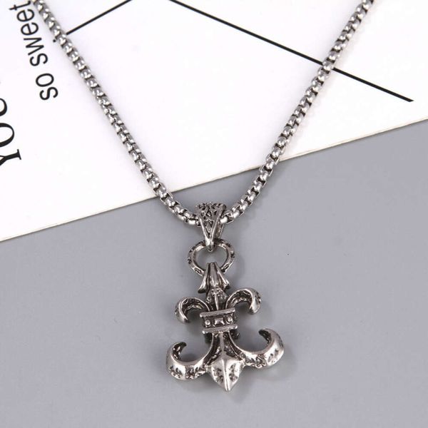 Designer ch cross chromes de luxe collier pendant européen américain mode hip hop titane en acier en acier féminin ancre coeur cordonnette chalconnet challe yys4 yys4