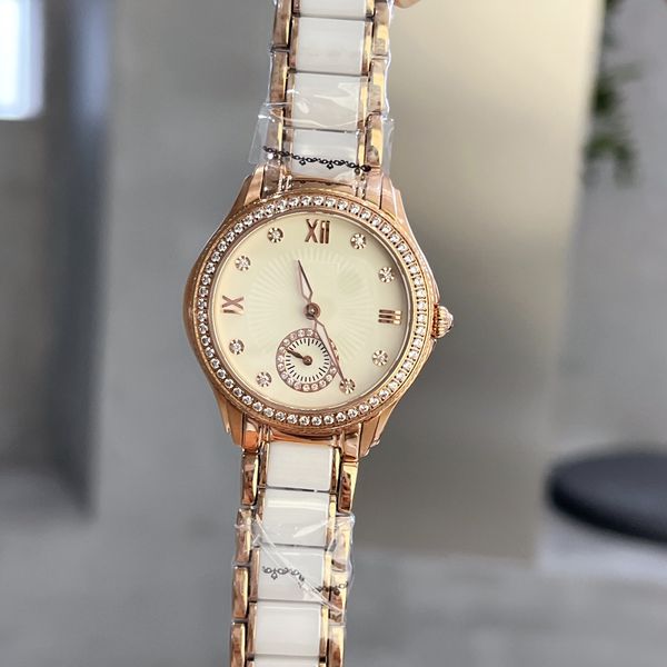 Diseñador CH Reloj Relojes para mujer Espejo de zafiro Cuarzo 33X8MM para mujer Contador Réplica oficial Señora writewatch damas Regalo superior 002