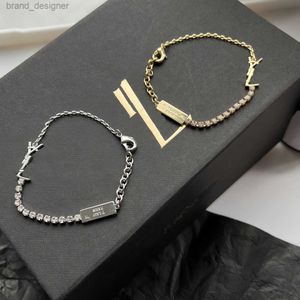 Bracelets de chaîne de concepteur pour femmes diamant rétro chaîne étanche 18 carats plaqué or en acier inoxydable femmes amoureux cadeau bijoux de mariage lettres de marque correctes