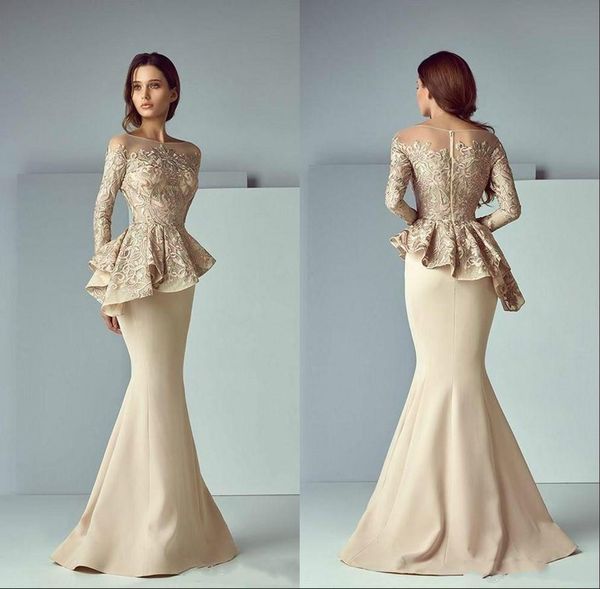 Designer Champagne en dentelle Sirène des robes de bal appliqués à l'arrière 2021 Manches complètes élégantes arabes longs longues robes de soirée peplum