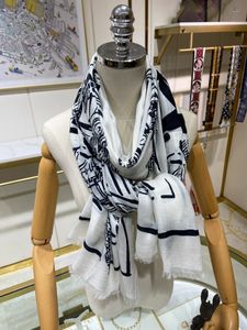 Designer chaneity Europese en Amerikaanse kasjmier nieuwe afdrukken high-end open gesneden vrouwen herfst/winter sjaal cape sjaals sjaals