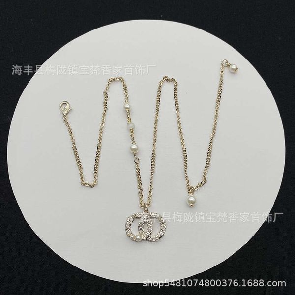 Collier de canal de concepteur Chaîne de clavicule de haute qualité Grand-mère Perle irrégulière Collier de perles simples et polyvalents 9643