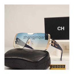 Designer Chanells Lunes ChannelsUnglasses Cycle Luxury Fashion Sports Polarize Sunglass Men Femmes Vintage Baseball Summer plage Drivale Blue Sun Sunes