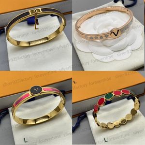 Designer Charm Armbanden Leren Armband Mode Letter Bangle Klassieke Sieraden Armbanden Plat Bruin Metaal Paar luxe Sieraden Valentijnsdag Geschenken