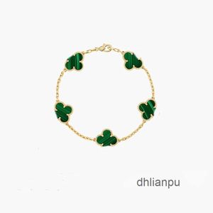 Designer Charm Armbanden Van Four Leaf Clover Cleef Armband armbanden mode charme s voor meisjes vrouwen 18K goud zilver zwart wit rood groen merk bruiloft juweel