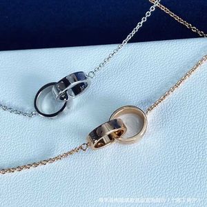 Designer Charm Carter Hoogwaardige Versie V Gold dubbele ring Non Diamond vervaging paar lichte luxe prachtige ketting
