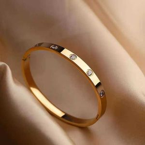 Charme de créateur à la mode Sky Star Hand Decoration Titanium Steel Bracelet Jewelry Carter 18K Rose Gold Ten Diamond For Girl comme cadeau