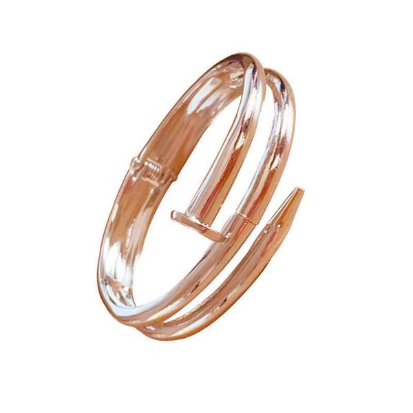 Diseñador encanto nuevo electroplation de 18k pulsera para la cabeza de la uña para mujeres abiertos de primavera exagerada Carter con logotipo