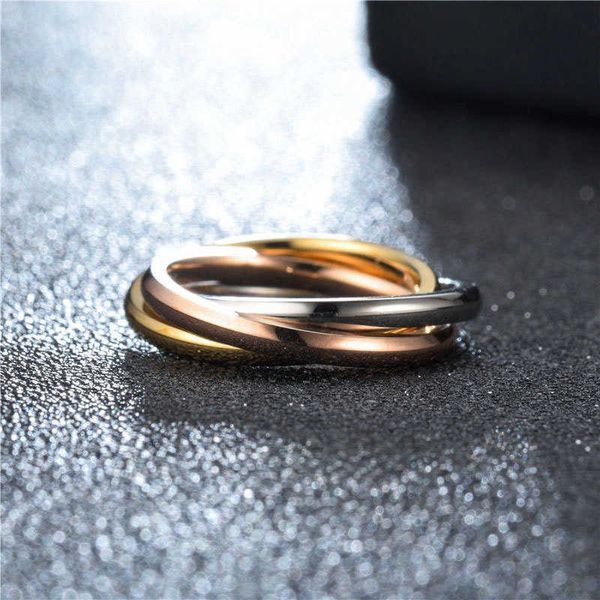 Charme de créateur en acier inoxydable simple à trois anneaux Titane Titanium Fashionable Trend Life Combination 18K Gold