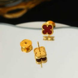 Charme de créateur van quatre feuilles d'herbe Elstuds High Version Mini Femme Femelle Plugs d'oreille 18K Gold Agate Red Luck
