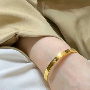 Designer Charm Zu Jin Bao yin dezelfde stijl Carter armband eenvoudige en elegante kleurstapelde band kan geven