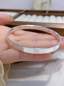 Charme de créateur Zuyin 9999 Bracelet Solid Carter Bracelet Bracelet en argent pur Cadeaux pour couples Cadeaux inhabituels