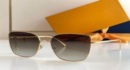 Diseñador barato clásico encanto de lujo gafas de sol de ojo de gato para mujeres gafas colgantes de metal de vanguardia verano elegante estilo glamoroso 4613570