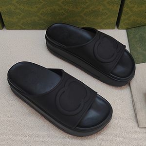 designer chic féminin Slide Sandals Summer Plage populaire pour hommes Pantoufles à plateforme en relief Semelle en caoutchouc TPU augmenter Womens fashion Slides Sandals