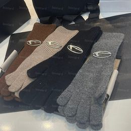 Guantes de punto elegantes de diseñador para mujer, guantes suaves y cálidos para otoño e invierno, guantes con cinco dedos