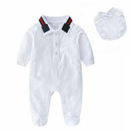 Designer kinderbodysuit Babykleding Pasgeboren bodysuit lente en herfst kinderset wordt geleverd met een speekselhanddoek en beenwikkel