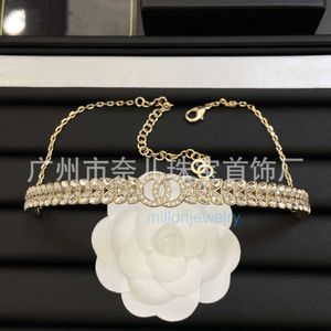 Collar de gargantilla de diseñador Collar de diamantes de agua Collar de lujo Luz de lujo Collar Instagram Coloque de collar popular Fragancia pequeña Fragancia