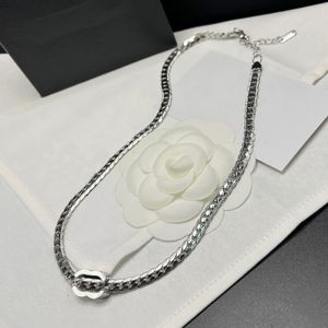 Gargantilla de diseñador Collar de cadena de serpiente para mujer Logotipo de marca correcto Chapado en plata Acero inoxidable Regalo de moda Regalos de calidad de lujo Familia Amigo Pareja