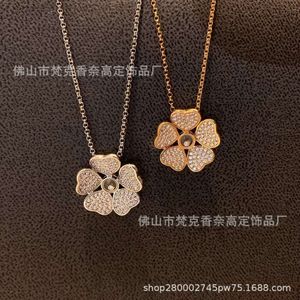 Designer Chopard Heart Ketting Hoge Versie Vijf hart Hartpetaal Dynamische Diamant ketting voor vrouwelijke Xiao Jiaman Diamond Corolla Harthanger Verplat met 18K Collarb