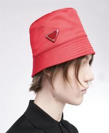 Designer Classic Bucket Hat Hommes Pêcheur Chapeaux Femmes Beach Hat Paadd Beanie Sunhat Casual Mode Peaked Cap 8 Styles8110321