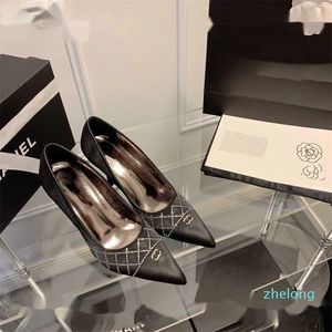 Designer Classic Hollow High Heel Flat Shoes Slim Hakken Hoge Heels Pointed Ladies Dress Shoe Sandaal Dames
