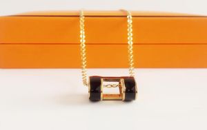 Designer Classic Luxury H Colliers de pendentif Femmes 18K Gold Lettre Collier Luxury Design Bijoux Colorfast Hypoallernic 5AAAAA4271149